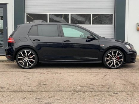 Volkswagen Golf - 2.0 GTI Bi-xenon | Keyless entry | Navi | C.Control | Nu v.a. €99-, p/m - 1