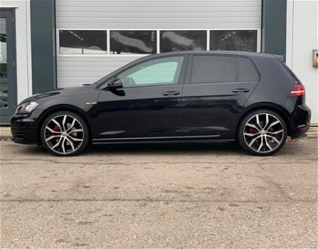 Volkswagen Golf - 2.0 GTI Bi-xenon | Keyless entry | Navi | C.Control | Nu v.a. €99-, p/m - 1