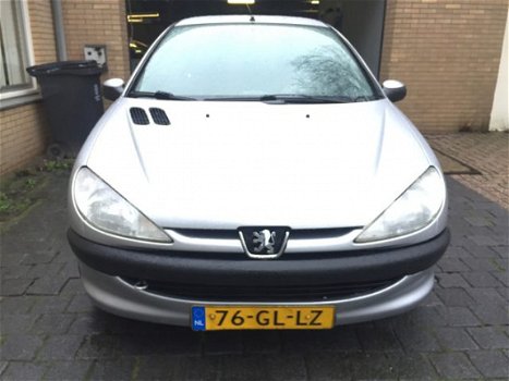 Peugeot 206 - 1.6-16V XT - 1