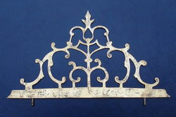 Origineel antiek (18e eeuws) belhek. Breed: 21,8 cm. (Art. Nr. C01-203)