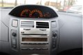 Toyota Yaris - 1.3 VVTi Aspiration *1E-EIG.* / AIRCO-ECC / RADIO-CD-AUX / ELEK. RAMEN / TREKHAAK - 1 - Thumbnail