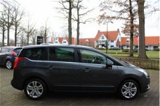 Peugeot 5008 - 1.6 THP ST Premiere *7-PERS.* / PANORAMADAK / NAVI / AIRCO-ECC / CRUISE CTR. / PDC /