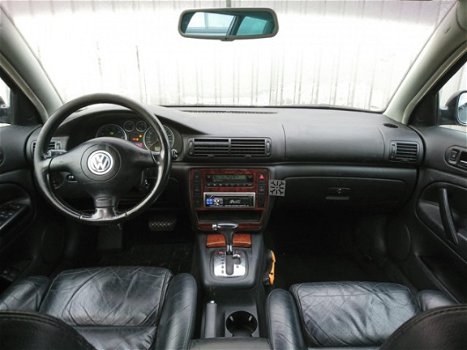 Volkswagen Passat Variant - 2.3 V5 Highline - 1