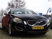 Volvo S60 - 2.0T Momentum Navigatie PDC Bluetooth Trekhaak etc - 1 - Thumbnail