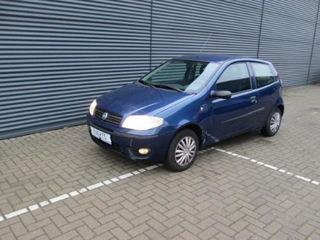 Fiat Punto - 1.2 Sound airco super onderhouden auto rijd perfect alle facturen aanwezig meeneem prij - 1