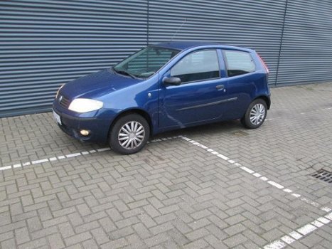 Fiat Punto - 1.2 Sound airco super onderhouden auto rijd perfect alle facturen aanwezig meeneem prij - 1