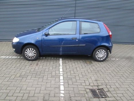 Fiat Punto - 1.2 Sound airco super onderhouden auto rijd perfect alle facturen aanwezig meeneem prij - 1