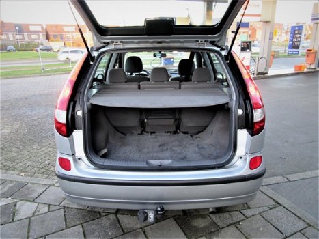 Nissan Almera Tino - 1.8 Tekna /mooie auto/achteruit camera/airco/navi/3e eigenaar/nap/nw apk - 1