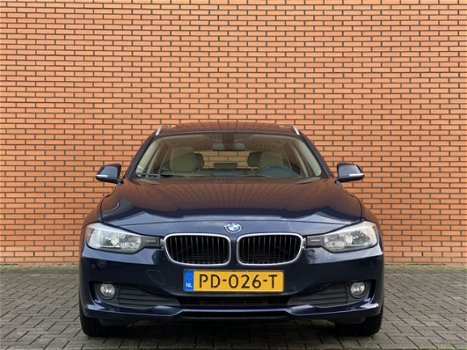 BMW 3-serie Touring - 318d High Executive | Panoramadak | Parkeersensoren | Keyless Go | Leer | Crui - 1