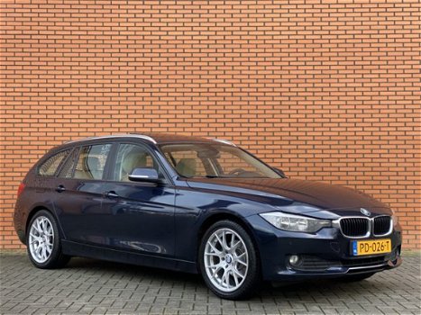 BMW 3-serie Touring - 318d High Executive | Panoramadak | Parkeersensoren | Keyless Go | Leer | Crui - 1