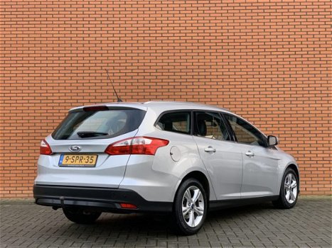 Ford Focus Wagon - 1.6 TDCI ECOnetic Lease Titanium | Parkeersensoren | Airconditioning | Trekhaak | - 1