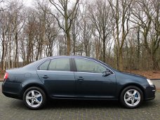 Volkswagen Jetta - 2.0 FSI Comfortline Clima Erg nette auto