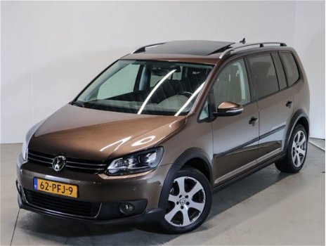 Volkswagen Touran - AUTOMAAT 1.4 TSI 140 PK Cross | Panoramadak | Xenon | Navigatie | - 1