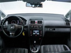 Volkswagen Touran - AUTOMAAT 1.4 TSI 140 PK Cross | Panoramadak | Xenon | Navigatie |
