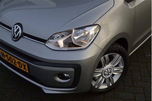 Volkswagen Up! - 1.0 60pk BMT high up | Airco | Cruise control | Parkeersensoren achter | 15'' LMV | - 1