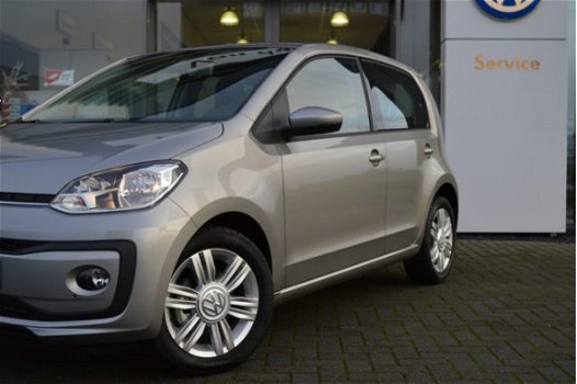 Volkswagen Up! - 1.0 60pk BMT high up | Airco | Cruise control | Parkeersensoren achter | 15'' LMV | - 1