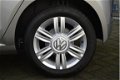 Volkswagen Up! - 1.0 60pk BMT high up | Airco | Cruise control | Parkeersensoren achter | 15'' LMV | - 1 - Thumbnail