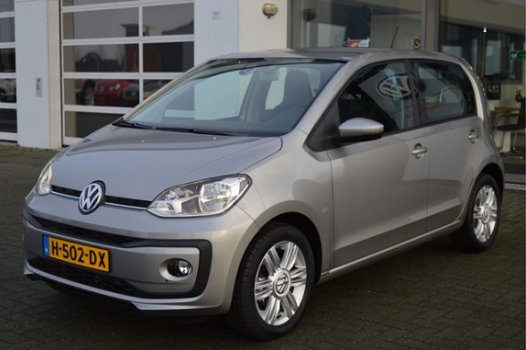 Volkswagen Up! - 1.0 60pk BMT high up | Airco | Cruise control | Parkeersensoren achter | 15'' LMV | - 1