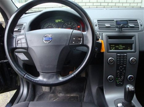 Volvo V50 - 2.0 Kinetic / NL auto met NAP - 1