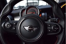 Mini Mini Cooper - Hatchback 1.5 CHILI AUTOMAAT /Led/Navi/Harman Kardon/Camera/Head Up/DAB/PDC/Etc.