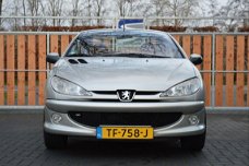 Peugeot 206 CC - 2.0-16V Roland Garros