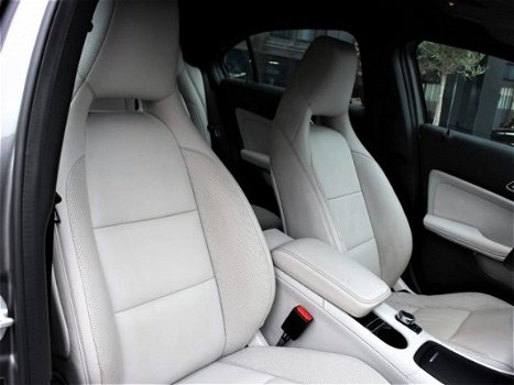 Mercedes-Benz A-klasse - A250 Ambition Aut./ Leder/ Navigatie/ Xenon/ Camera - 1