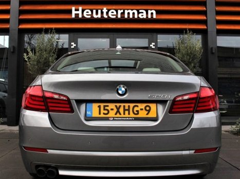 BMW 5-serie - 520i Executive Aut./ Schuifdak/ Leder/ Sportstoelen/ Navigatie/ - 1
