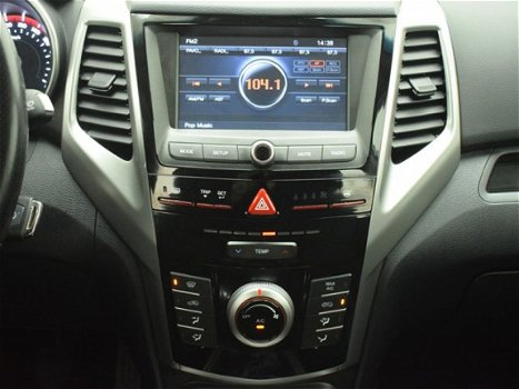 SsangYong Tivoli - 1.6 Crystal CAMERA LED TREKHAAK - 1