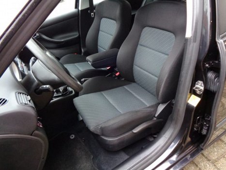 Seat Leon - 1.6-16V Last Edition - 1