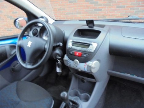 Peugeot 107 - 1.0-12V Urban Move Airco. Radio-cd Speler. Nieuwe APK - 1