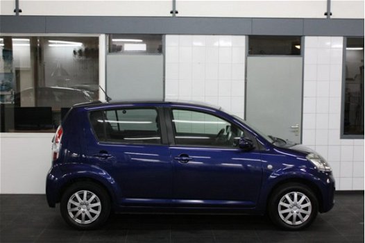 Daihatsu Sirion 2 - 1.3-16V Comfort | 5-drs | Airco | Cruise Control | Trekhaak | - 1