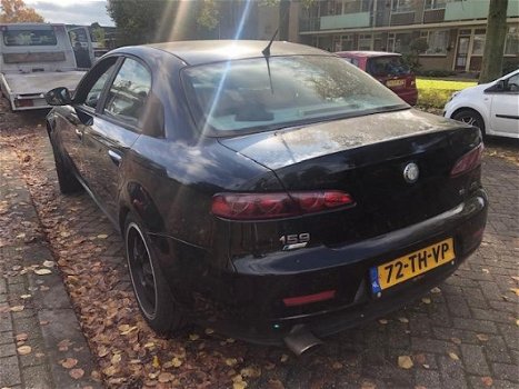 Alfa Romeo 159 - 1.9 JTS Distinctive 2006 Loop of sloop - 1