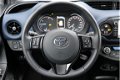 Toyota Yaris - 1.5 Hybrid Bi-Tone Plus - 1 - Thumbnail