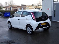 Toyota Aygo - 1.0 VVT-i x-now Airco, elektrische ramen en centrale vergrendeling, cruise controle