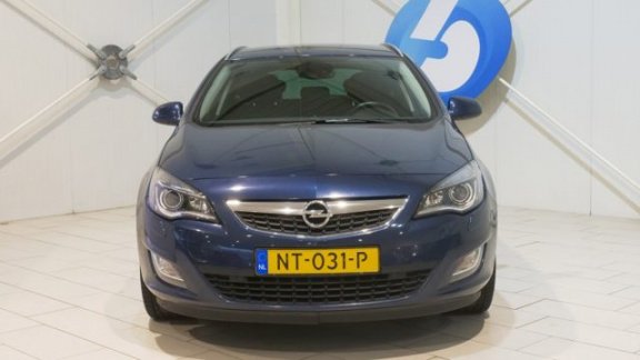 Opel Astra - 1.7 CDTi Cosmo Xenon Navi Cruise Pdc Trekhaak - 1