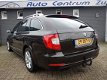 Skoda Superb Combi - 1.6 TDI AMBITION half leder stoelverw. xenon navi el mem - 1 - Thumbnail