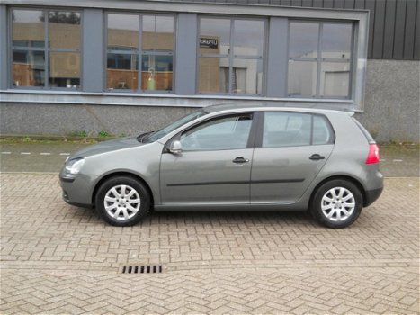 Volkswagen Golf - 1.6 FSI Sportline - 1