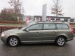 Volvo V70 - 2.4 D5 AWD Kinetic 205 pk Trekhaak+PDC - 1 - Thumbnail