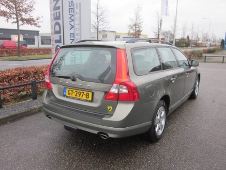 Volvo V70 - 2.4 D5 AWD Kinetic 205 pk Trekhaak+PDC - 1