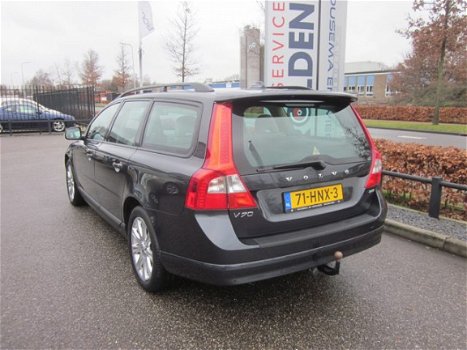 Volvo V70 - 2.4D Kinetic Leer+PDC+Trekhaak - 1