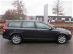 Volvo V70 - 2.4D Kinetic Leer+PDC+Trekhaak - 1 - Thumbnail