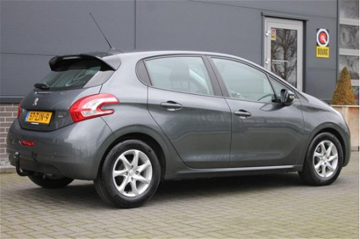 Peugeot 208 - 1.4 e-HDi Blue Lease / Automaat / Trekhaak / 4 Nieuwe banden / PDC / 2e eigenaar / Han - 1