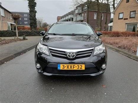 Toyota Avensis Wagon - 1.8 VVTi Dynamic Business - 1