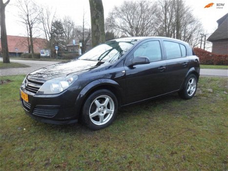 Opel Astra - 1.4 Essentia Airco/ Navi/ Lichtmetaal / Trekhaak - 1