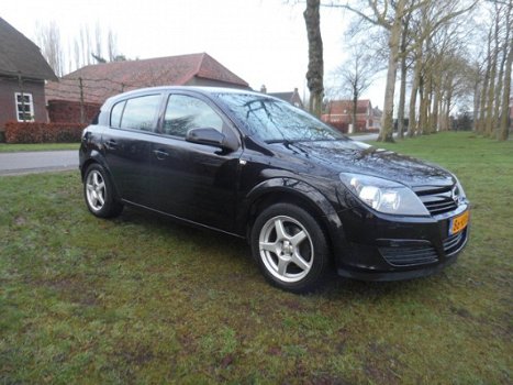 Opel Astra - 1.4 Essentia Airco/ Navi/ Lichtmetaal / Trekhaak - 1