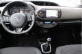 Toyota Yaris - 1.5 VVT-i Aspiration NAVI/ ECC/ CRUISE / CAMERA/ SAFETY SENSE - 1 - Thumbnail