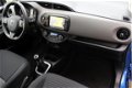 Toyota Yaris - 1.5 VVT-i Aspiration NAVI/ ECC/ CRUISE / CAMERA/ SAFETY SENSE - 1 - Thumbnail