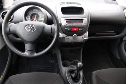 Toyota Aygo - 1.0-12V Cool 5 DEURS/ AIRCO/ RADIO CD - 1