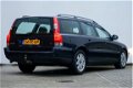 Volvo V70 - 2.3 T-5 Geartr. C.L 2000 Automaat Youngtimer dealer onderhouden - 1 - Thumbnail