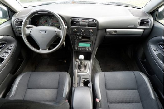 Volvo V40 - 1.9D 115PK EUROPA *YOUNGTIMER*NAP*ZUINIG*ECC*CRUISE |APR-04| - 1